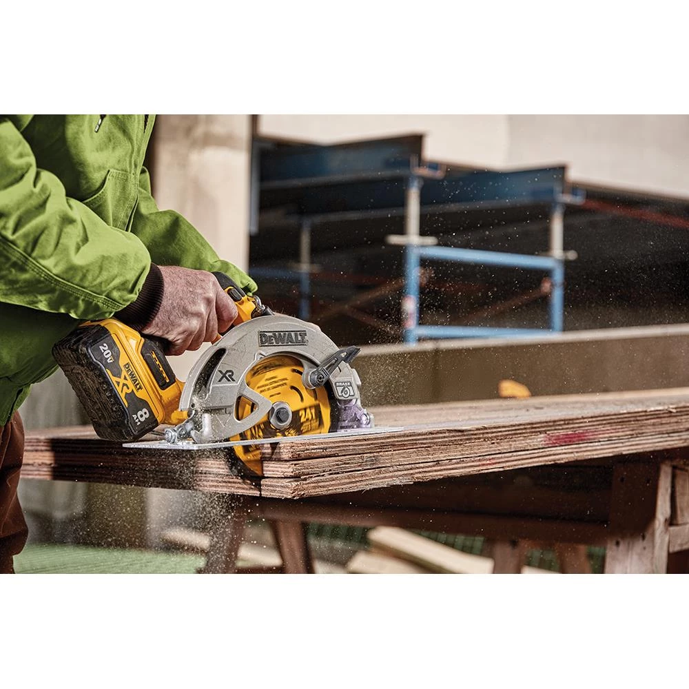Best reviews of 👏 DEWALT Circular Saws XR POWER DETECT 20-Volt Max 7-1/4-in Brushless Cordless Circular Saw (1-Battery and Charger Included) 😉 - Image 10