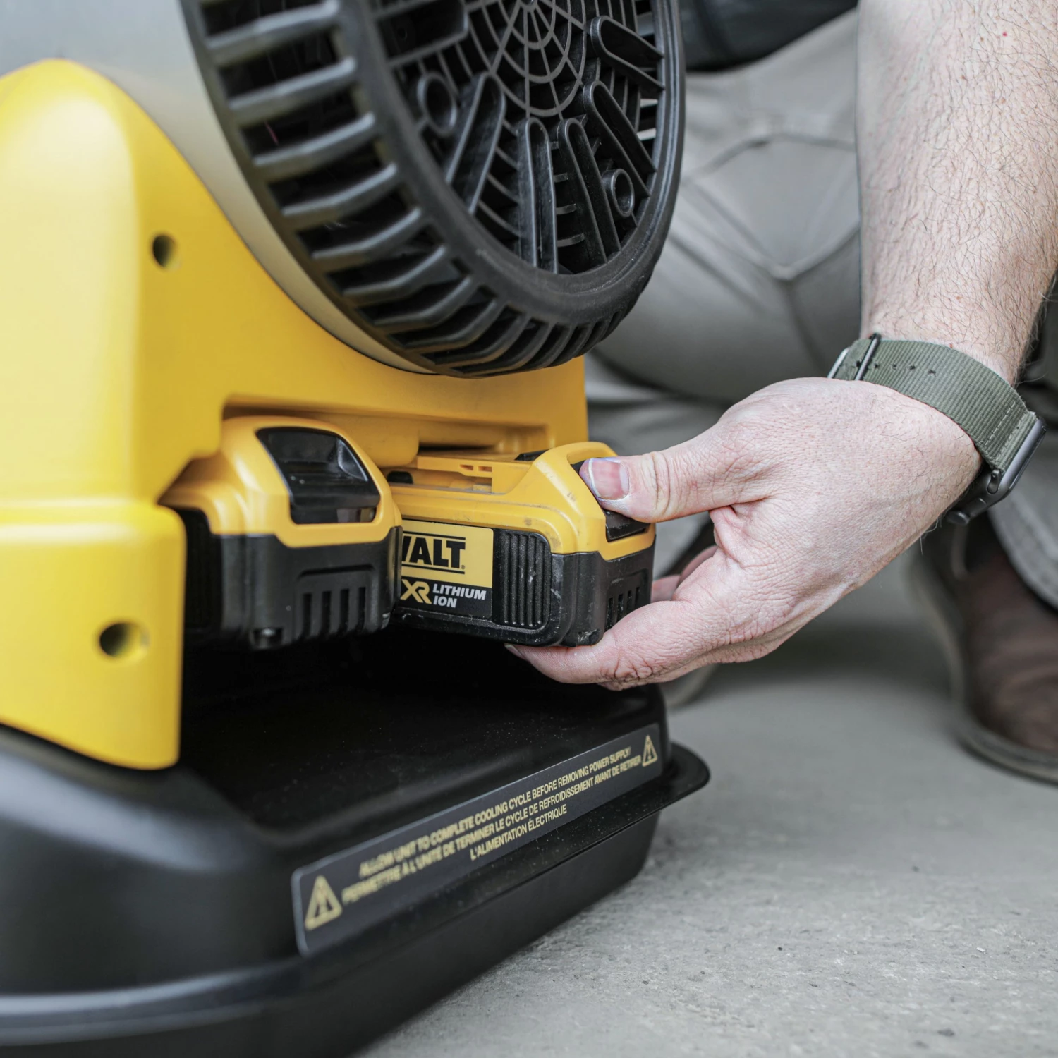 Wholesale โ DEWALT Kerosene Heaters 90000-BTU Forced Air Indoor/Outdoor Kerosene Heater ๐ฅ - Image 3