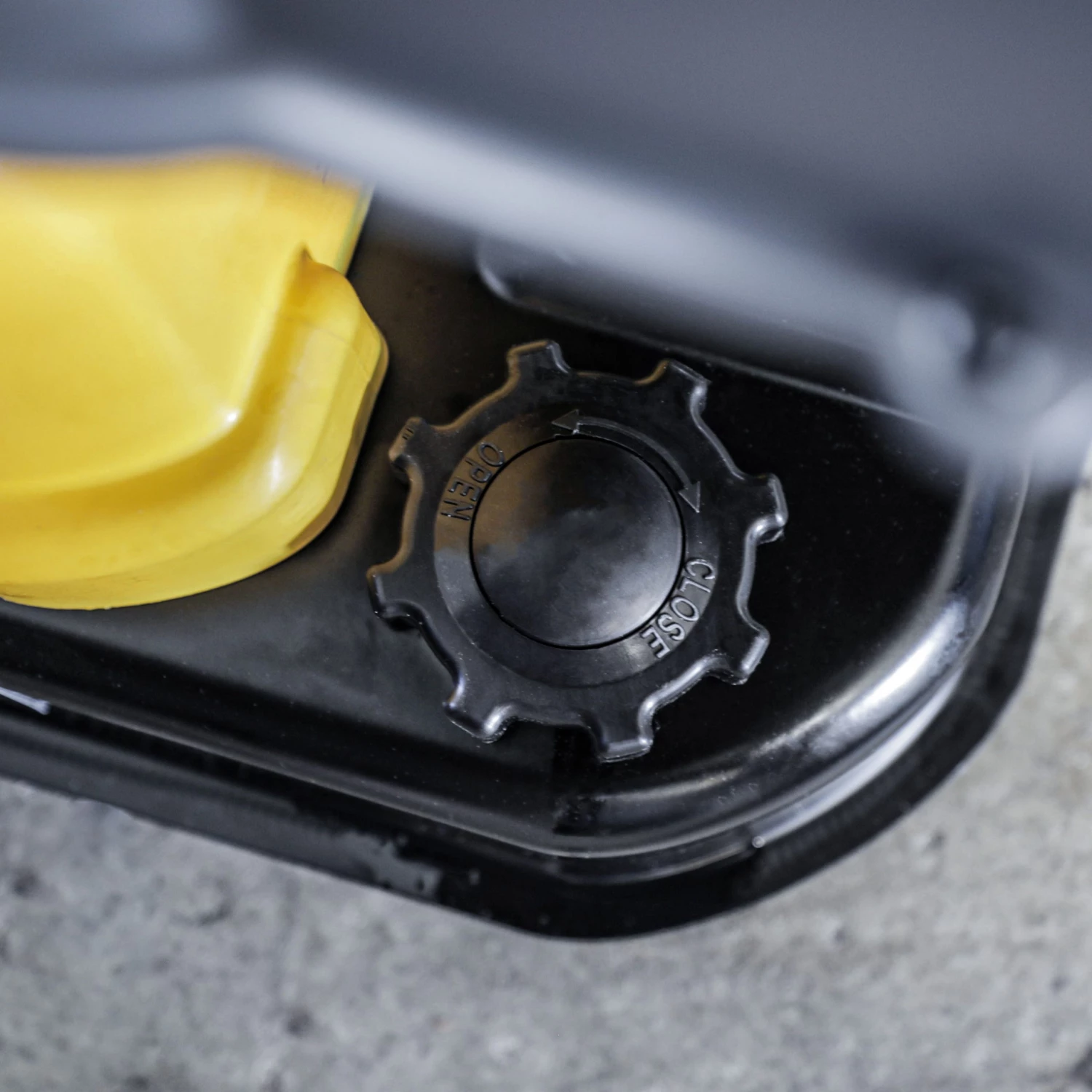 Wholesale โ DEWALT Kerosene Heaters 90000-BTU Forced Air Indoor/Outdoor Kerosene Heater ๐ฅ - Image 4